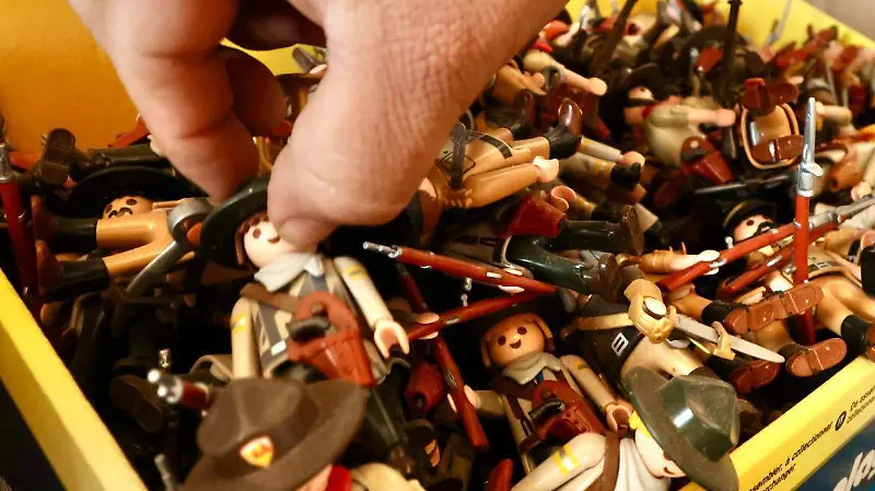 Miles de piezas forman el mundo de los Playmocuates